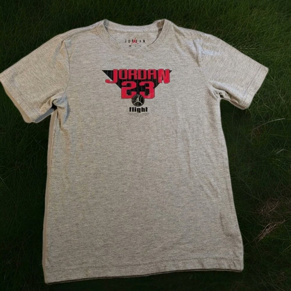 Jordan Flight 23 Gray  T-shirt Youth Medium